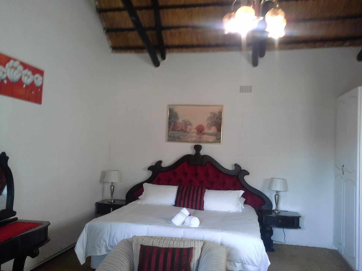 Naleli Guest House Selomas Zimmer foto
